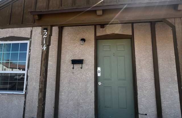 2BD/1 BA Duplex photos photos