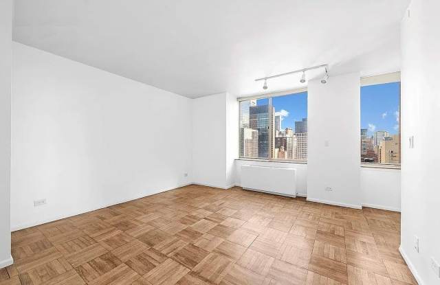 236 E 47th St Gallery 1