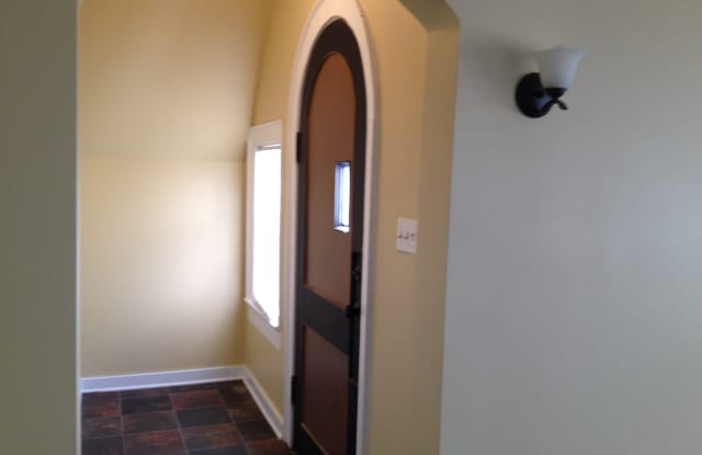 COMING SOON:  CHARMING RENOVATED HOME IN MARYVILLE CITY – PET FRIENDLY! Gallery 4