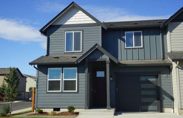 LIKE NEW Prairie Commons Luxury Townhome for Lease - 12018 NE 109th St Unit A photos photos