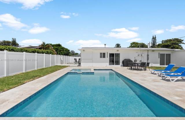 4761 SW 43rd Ter - 4761 Southwest 43rd Terrace, Dania Beach, FL 33314