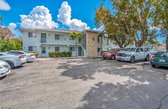 203 SE 15th Place unit: 214 photos photos