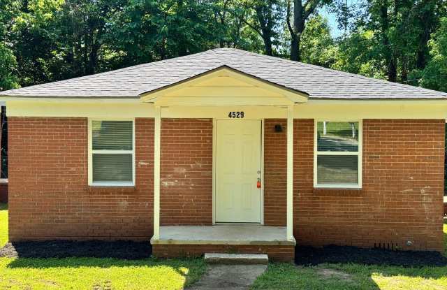 One-Month Free Move in Special plus 1/2 off your Security Deposit - 2 Bed/1 Bath Stand Alone Home in CLT! photos photos