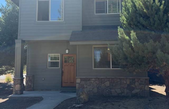 Freshly Remodeled 3 Bedroom 2.5 Bathroom Home in Crescent Creek Gallery 1