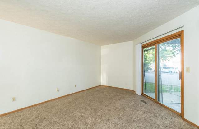 521 Henderson Crossing Gallery 4