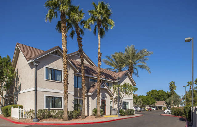 8242 N Black Canyon Highway Gallery 2