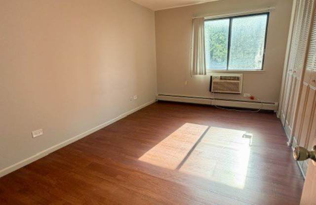 5348 N Cumberland Avenue Gallery 2