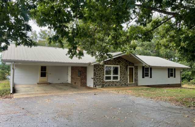 3 BED, 2 BATH HOME LOCATED IN DENTON - 7539 Gravel Hill Road, Randolph County, NC 27239