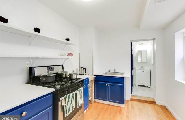 202 S REGESTER Street Gallery 3