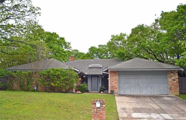 5205 Rustle Leaf Drive - 5205 Rustle Leaf Drive, Arlington, TX 76017