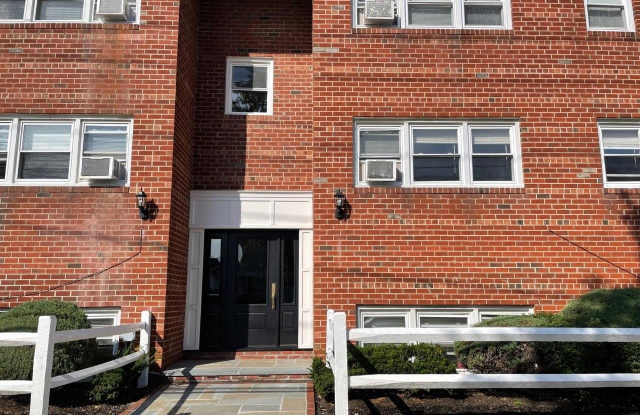 133 Dubois Avenue photos photos