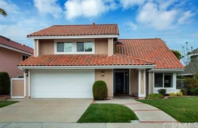 21931 Ontur - 21931 Ontur, Mission Viejo, CA 92692