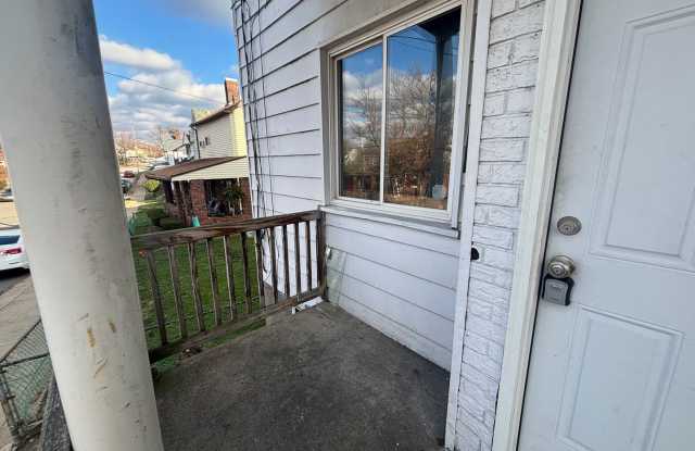 Updated 4 Bedroom Townhouse in Homestead!! Gallery 3