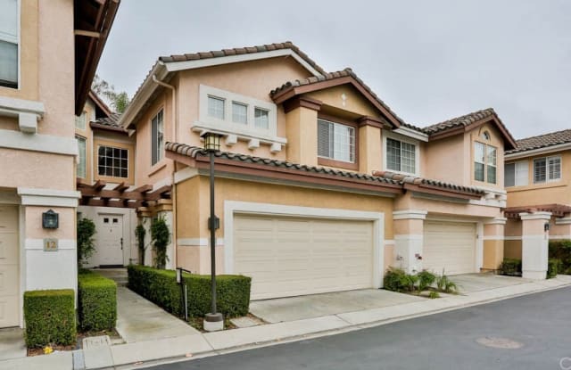 10 Bayonne - 10 Bayonne, Mission Viejo, CA 92692