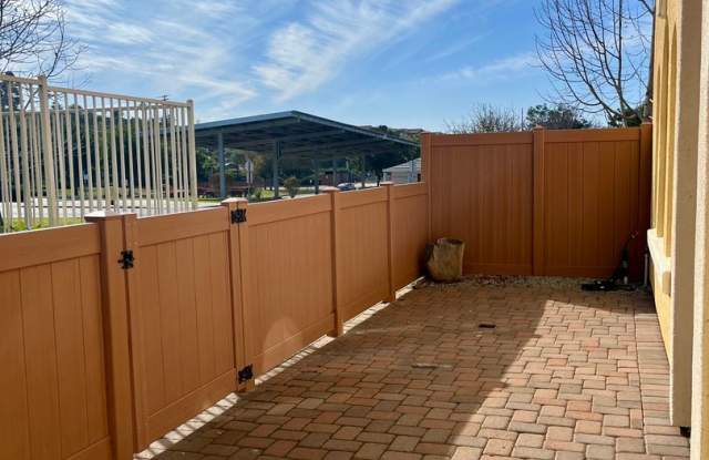 Beautiful 3 bed 2 bath townhome photos photos