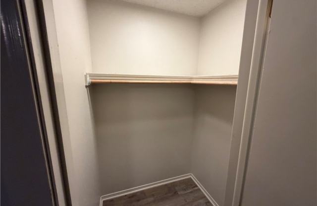 4003 Carol Place Gallery 2