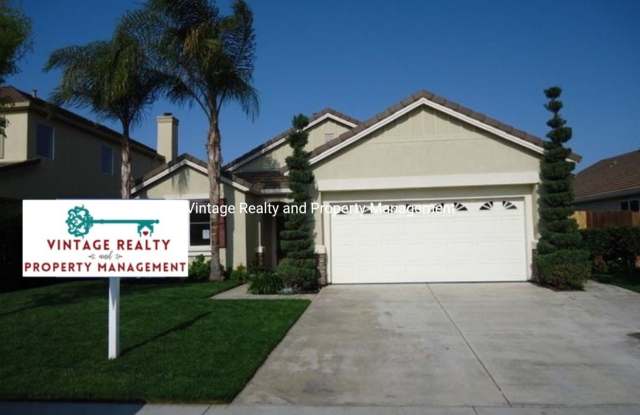 Available Now! Nice Single Story 4 Bedroom Home!!! photos photos