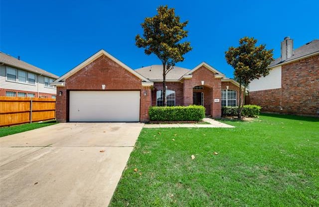 1806 Walnut Hills Lane - 1806 Walnut Hills Lane, Mansfield, TX 76063