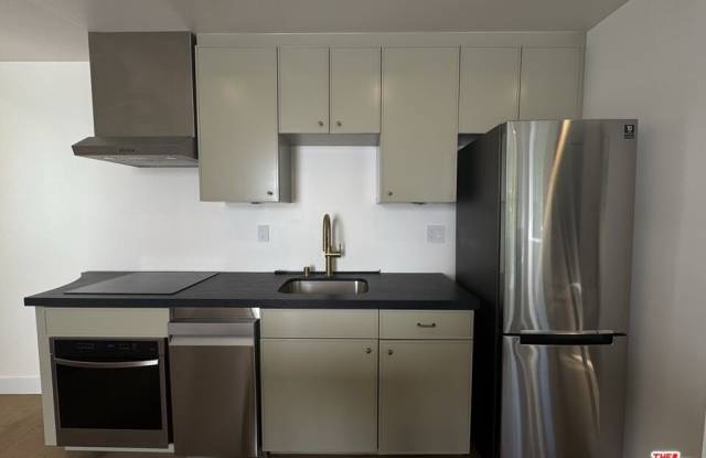 2654 Locksley - 2654 Locksley Place, Los Angeles, CA 90039