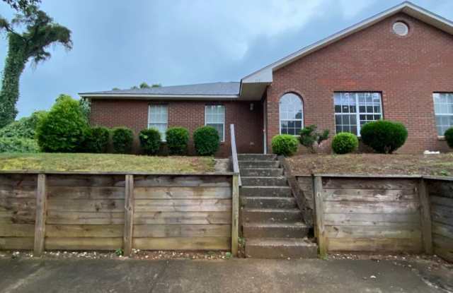 Duplex in Auburn! - 1137 Northlake Drive, Auburn, AL 36830