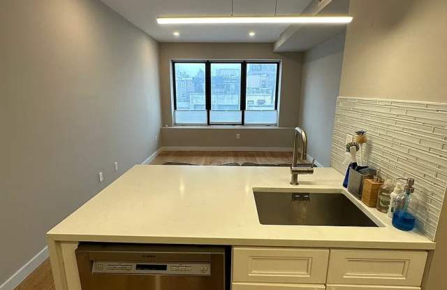 2117 31st Ave Apt 2E photos photos