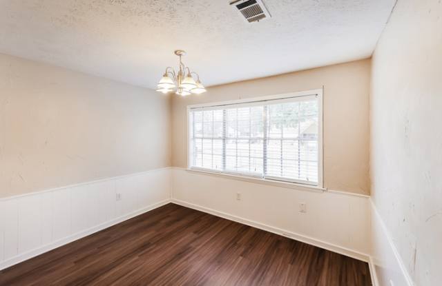 1626 Edgewood Place Gallery 4