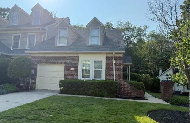 105 BERKSHIRE WAY photos photos