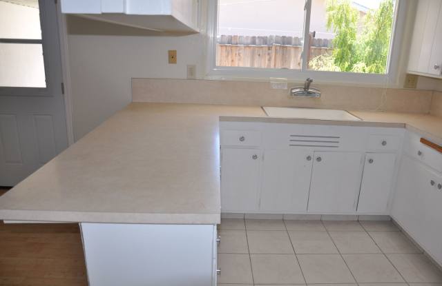 Charming 3-Bedroom Home in a Prime Sunnyvale Location available now! 1218 Sandia Ave, Sunnyvale, CA 94089 Gallery 4