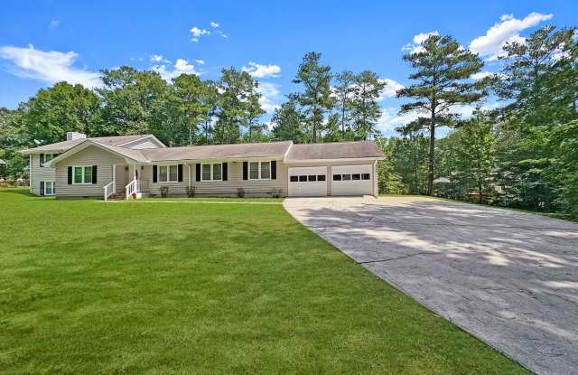 4 Bedroom 3.5 Bath Split Level Home on Large Level Lot In Austell Gallery 3