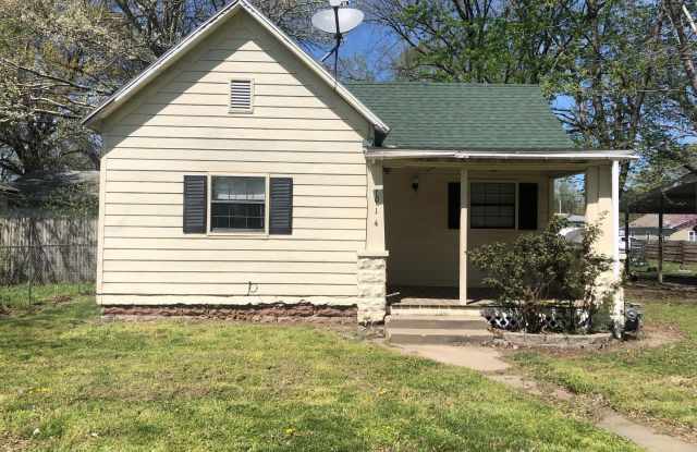 PRE-LEASING!! Two Bedroom/ One Bathroom House Gallery 1