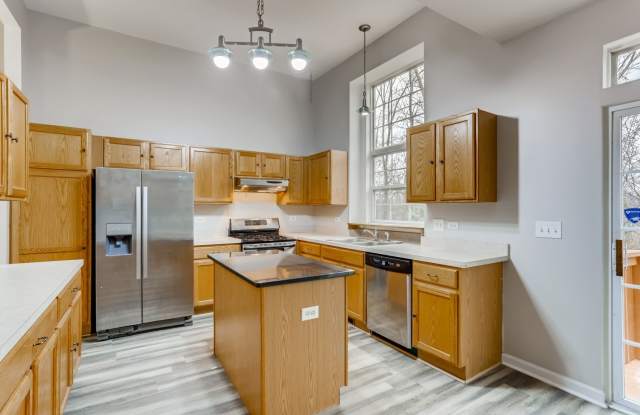 1806 S Cardinal Court Gallery 4