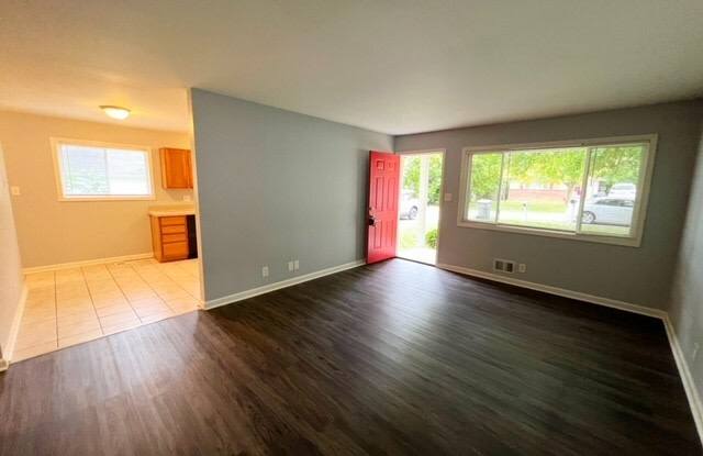 4150 North Edmondson Avenue Gallery 3