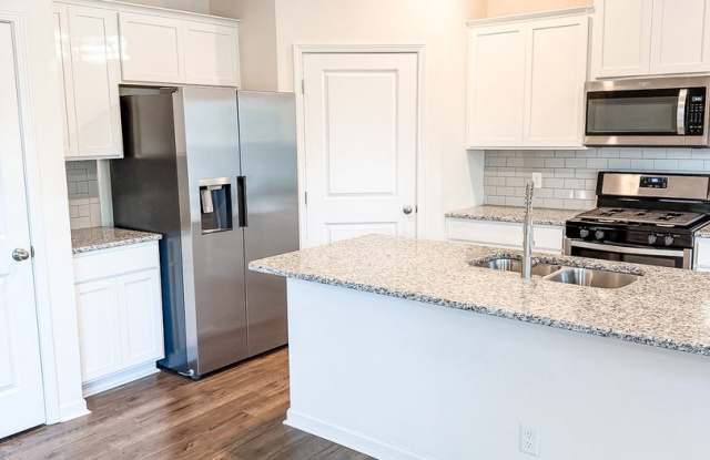 Beautiful Updated 3-Bedroom, 2.5-Bath Home for Rent in Oak Ridge! Gallery 4