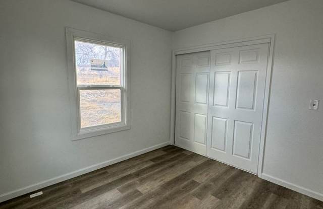 2 Bed 1 Bath with Large Yard - 2620 Memorial Drive, Klamath Falls, OR 97601