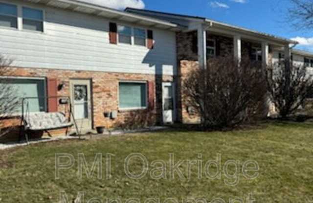 1539 Spruce Ave photos photos