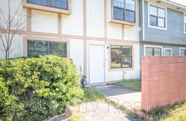 720 Elaine St photos photos