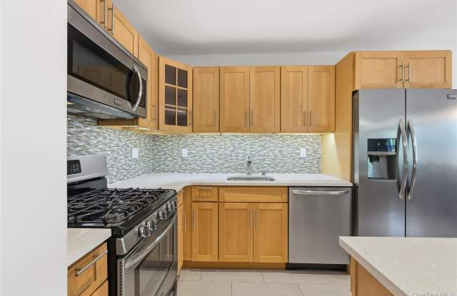 59-17 Kissena Boulevard Gallery 4