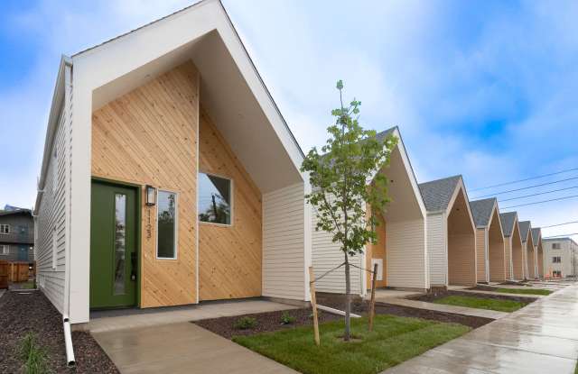 4Bed Home For Rent! | Low Deposit Available Now! Gallery 3
