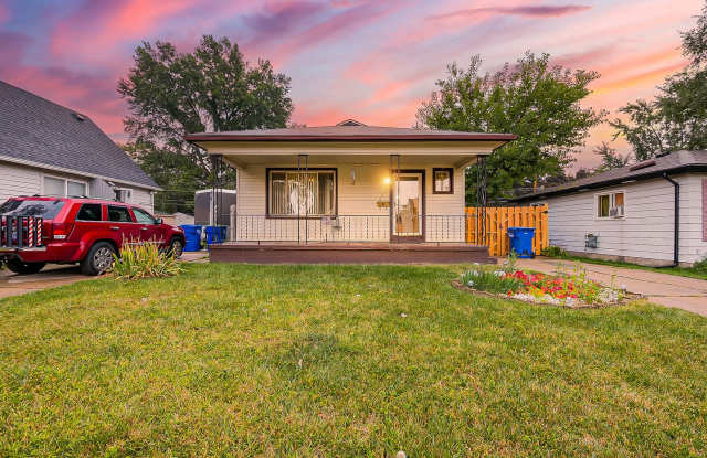 AVAILABLE NOW! Charming 3-Bedroom Home in Warren! photos photos