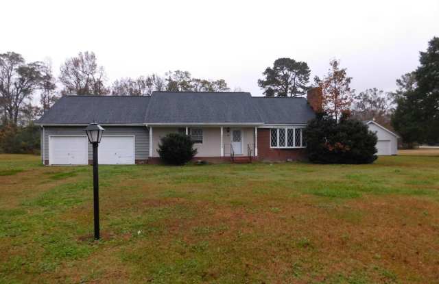 150 Arrington Road, Vanceboro! Looking for a home to operate your business from? photos photos