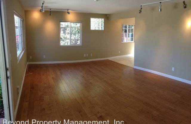 7893 Grape Steet Gallery 2