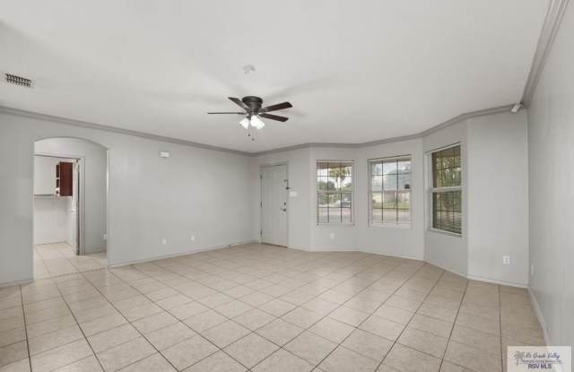 2824 PARKVIEW LN. Gallery 2