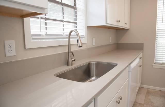 814 San Saba photos photos