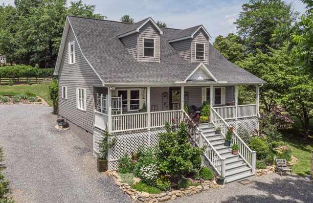 Single Family within walking distance to W, VMI and Waddell Elementary photos photos