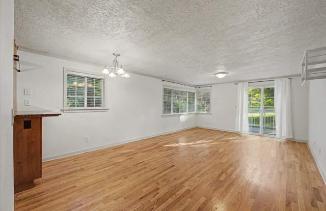 North End Condo Close to BSU, Greenbelt & Hyde Park Gallery 4