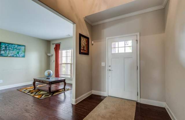 1810 Kingsbridge Court Gallery 3