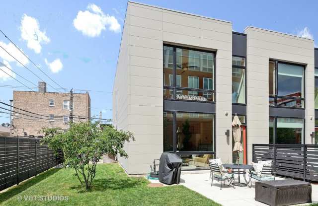 4832 N Clark Street photos photos