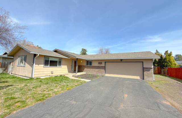 3-Bed, 2-Bath House - 4781 Glenwood Drive, Klamath Falls, OR 97603 3-Bed, 2-Bath House - 4781 Glenwood Drive, Klamath Falls, OR 97603