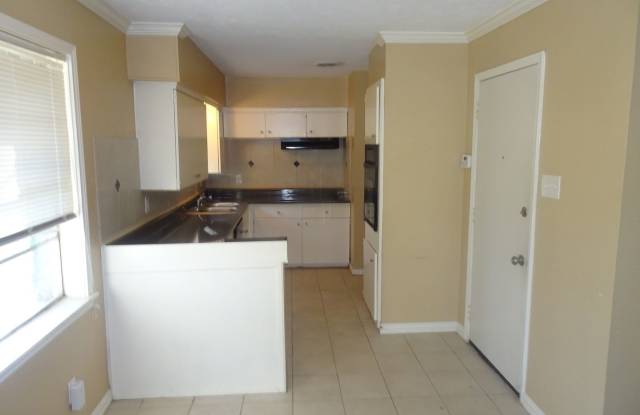 6023 Densmore Dr Gallery 3