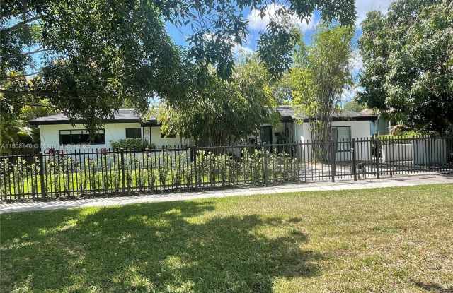 5760 SW 56th St photos photos